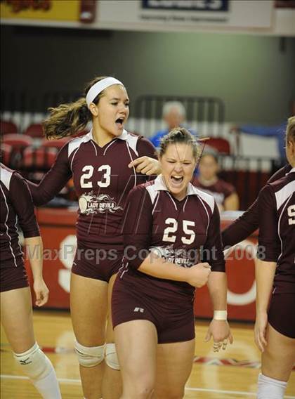 Thumbnail 1 in Pender vs. Swain County (NCHSAA Girls Volleyball 1A Final) photogallery.