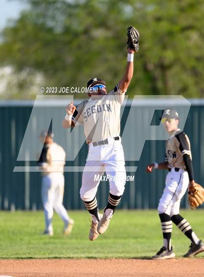 Thumbnail 2 in Veterans Memorial @ Seguin photogallery.