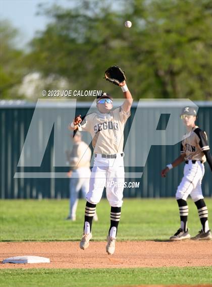 Thumbnail 3 in Veterans Memorial @ Seguin photogallery.