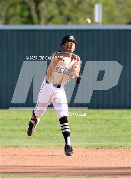 Thumbnail 1 in Veterans Memorial @ Seguin photogallery.
