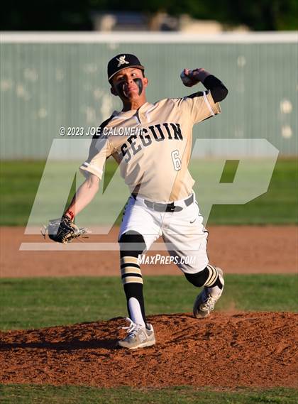 Thumbnail 3 in Veterans Memorial @ Seguin photogallery.