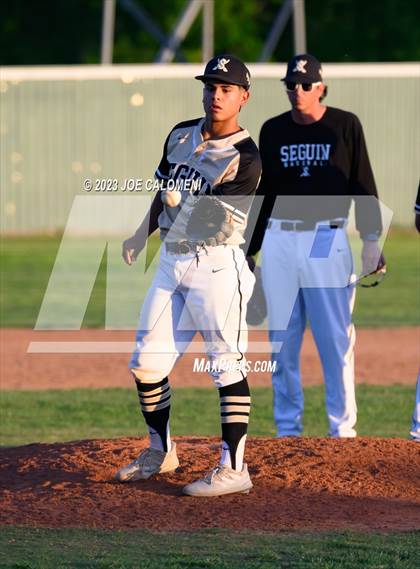 Thumbnail 1 in Veterans Memorial @ Seguin photogallery.
