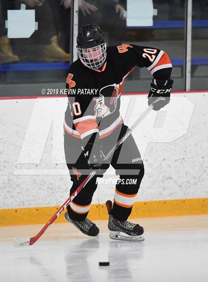 Thumbnail 1 in Watertown/Pomperaug vs. Branford (SCC/SWC D2 Final) photogallery.