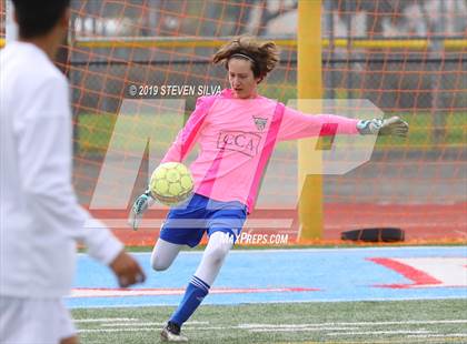 Thumbnail 1 in Canyon Crest Academy vs. El Cajon Valley (Grossmont Holiday Tournament) photogallery.