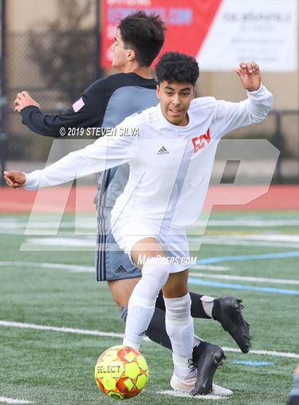 Thumbnail 3 in Canyon Crest Academy vs. El Cajon Valley (Grossmont Holiday Tournament) photogallery.
