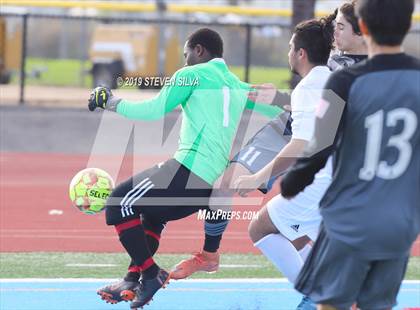 Thumbnail 2 in Canyon Crest Academy vs. El Cajon Valley (Grossmont Holiday Tournament) photogallery.