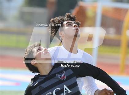Thumbnail 2 in Canyon Crest Academy vs. El Cajon Valley (Grossmont Holiday Tournament) photogallery.