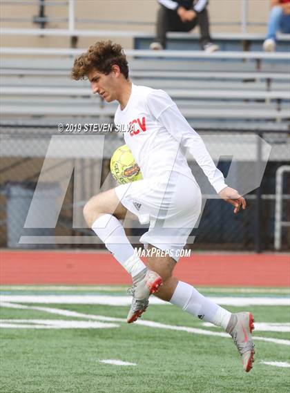 Thumbnail 2 in Canyon Crest Academy vs. El Cajon Valley (Grossmont Holiday Tournament) photogallery.