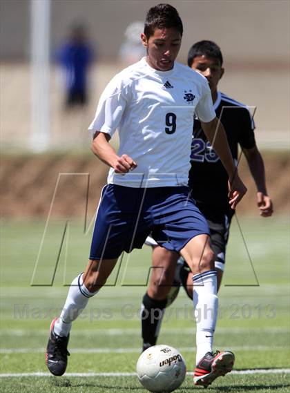 Thumbnail 1 in Del Valle vs. University (UIL 4A Final) photogallery.