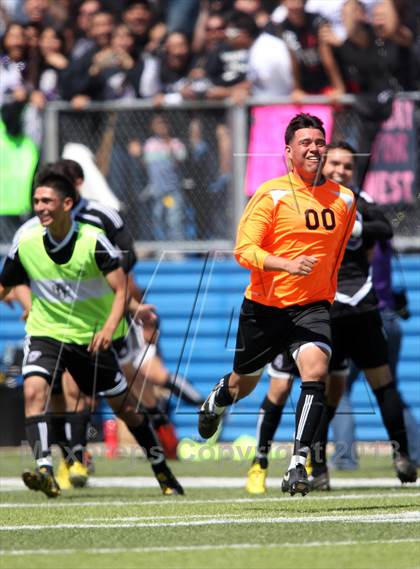 Thumbnail 1 in Del Valle vs. University (UIL 4A Final) photogallery.