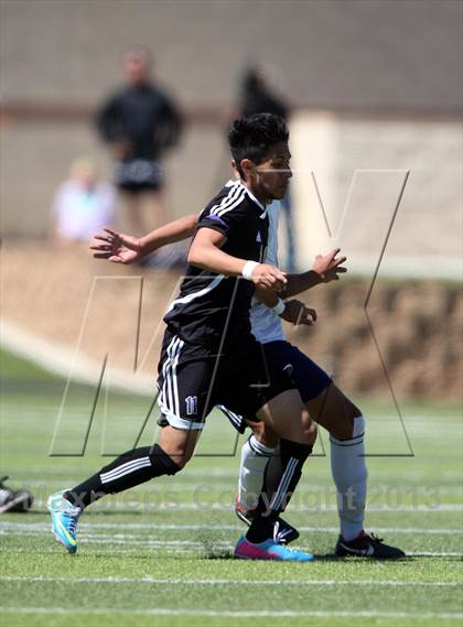 Thumbnail 3 in Del Valle vs. University (UIL 4A Final) photogallery.