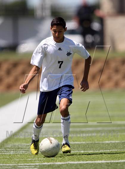 Thumbnail 3 in Del Valle vs. University (UIL 4A Final) photogallery.