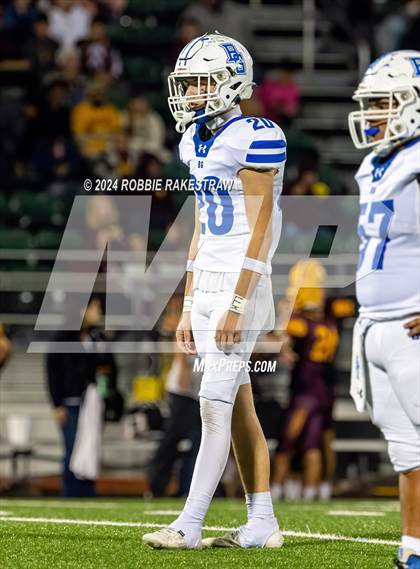 Thumbnail 2 in Blooming Grove vs. Bells (UIL 3A Division II Bi-District Playoff) photogallery.