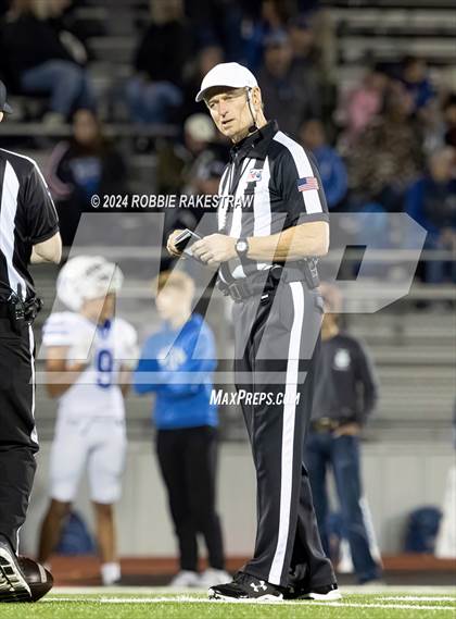 Thumbnail 2 in Blooming Grove vs. Bells (UIL 3A Division II Bi-District Playoff) photogallery.