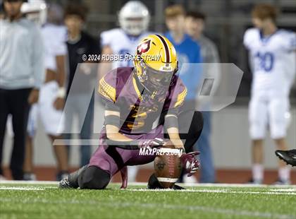 Thumbnail 2 in Blooming Grove vs. Bells (UIL 3A Division II Bi-District Playoff) photogallery.