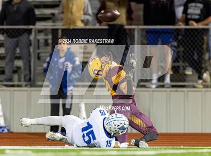 Thumbnail 2 in Blooming Grove vs. Bells (UIL 3A Division II Bi-District Playoff) photogallery.