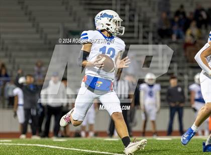 Thumbnail 2 in Blooming Grove vs. Bells (UIL 3A Division II Bi-District Playoff) photogallery.