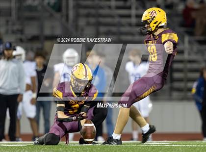 Thumbnail 3 in Blooming Grove vs. Bells (UIL 3A Division II Bi-District Playoff) photogallery.