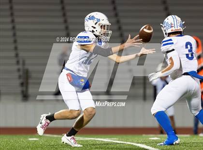 Thumbnail 1 in Blooming Grove vs. Bells (UIL 3A Division II Bi-District Playoff) photogallery.