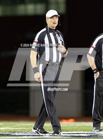 Thumbnail 2 in Blooming Grove vs. Bells (UIL 3A Division II Bi-District Playoff) photogallery.