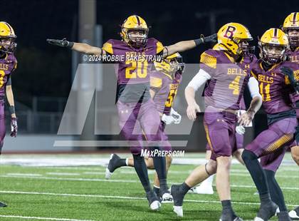 Thumbnail 2 in Blooming Grove vs. Bells (UIL 3A Division II Bi-District Playoff) photogallery.