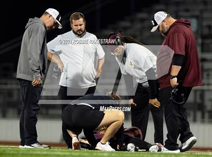 Thumbnail 2 in Blooming Grove vs. Bells (UIL 3A Division II Bi-District Playoff) photogallery.