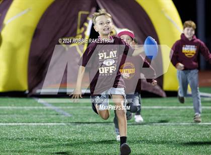 Thumbnail 2 in Blooming Grove vs. Bells (UIL 3A Division II Bi-District Playoff) photogallery.