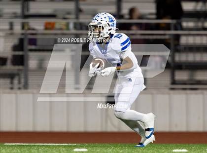 Thumbnail 2 in Blooming Grove vs. Bells (UIL 3A Division II Bi-District Playoff) photogallery.