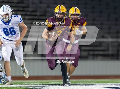 Thumbnail 1 in Blooming Grove vs. Bells (UIL 3A Division II Bi-District Playoff) photogallery.