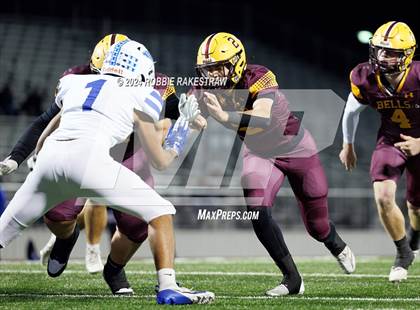 Thumbnail 1 in Blooming Grove vs. Bells (UIL 3A Division II Bi-District Playoff) photogallery.