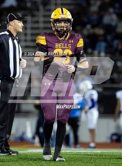 Thumbnail 2 in Blooming Grove vs. Bells (UIL 3A Division II Bi-District Playoff) photogallery.