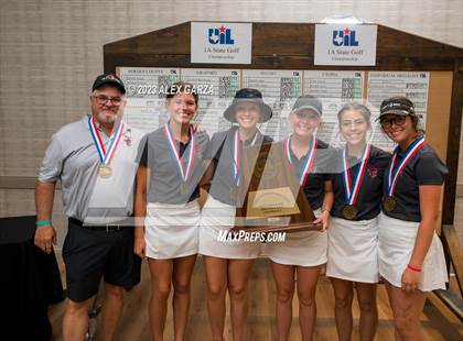 Thumbnail 2 in UIL 1A Golf Finals (Awards) photogallery.