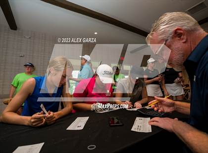 Thumbnail 2 in UIL 1A Golf Finals (Awards) photogallery.