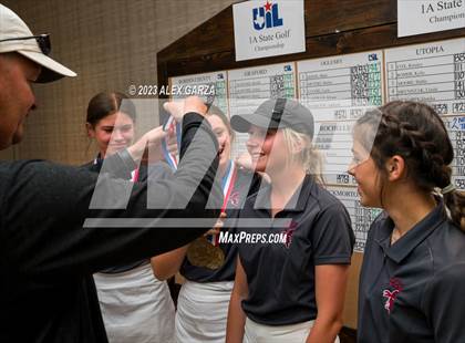 Thumbnail 2 in UIL 1A Golf Finals (Awards) photogallery.