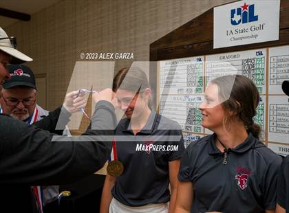 Thumbnail 3 in UIL 1A Golf Finals (Awards) photogallery.