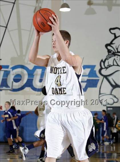 Thumbnail 2 in Notre Dame vs. Agoura (Burbank Tip-off Classic Final) photogallery.