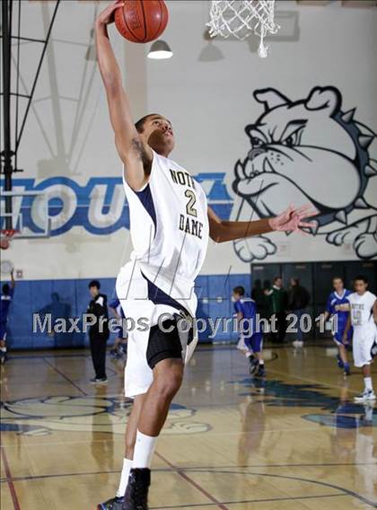 Thumbnail 3 in Notre Dame vs. Agoura (Burbank Tip-off Classic Final) photogallery.