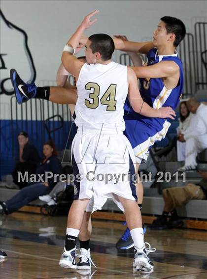 Thumbnail 2 in Notre Dame vs. Agoura (Burbank Tip-off Classic Final) photogallery.
