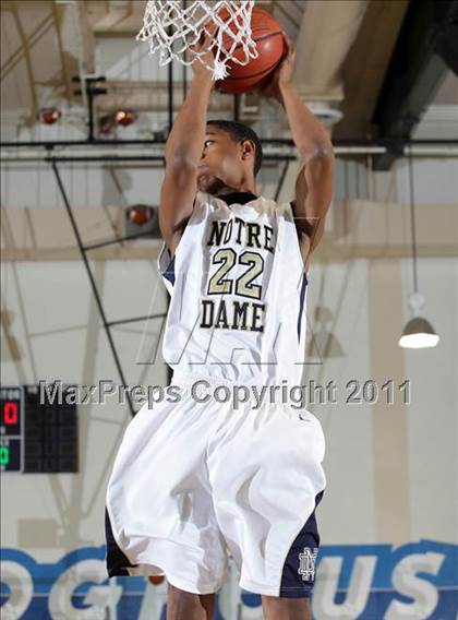 Thumbnail 3 in Notre Dame vs. Agoura (Burbank Tip-off Classic Final) photogallery.