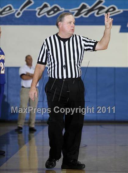 Thumbnail 1 in Notre Dame vs. Agoura (Burbank Tip-off Classic Final) photogallery.