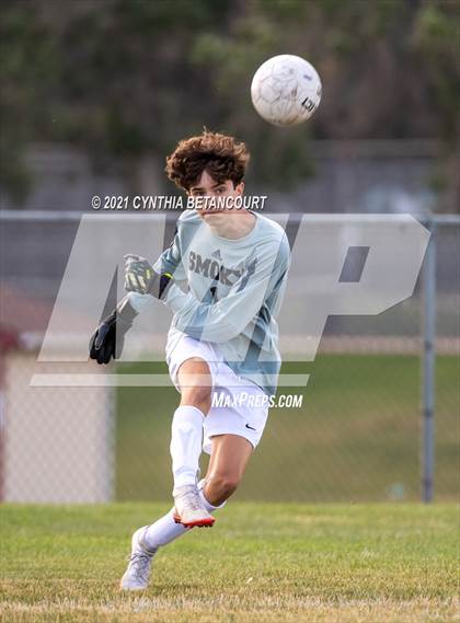 Thumbnail 3 in JV: Smoky Hill vs Adams City photogallery.