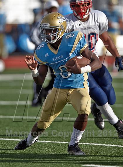 Thumbnail 2 in Pleasant Grove vs. Burbank (CIF SJS D1 Playoffs) photogallery.