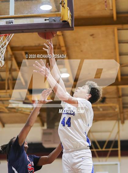 Thumbnail 1 in Tulare Western vs. Hanford West (Polly Wilhelmsen Invitational) photogallery.