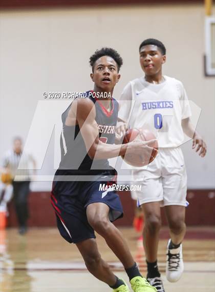 Thumbnail 1 in Tulare Western vs. Hanford West (Polly Wilhelmsen Invitational) photogallery.