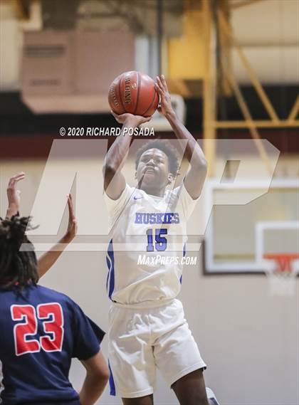 Thumbnail 2 in Tulare Western vs. Hanford West (Polly Wilhelmsen Invitational) photogallery.