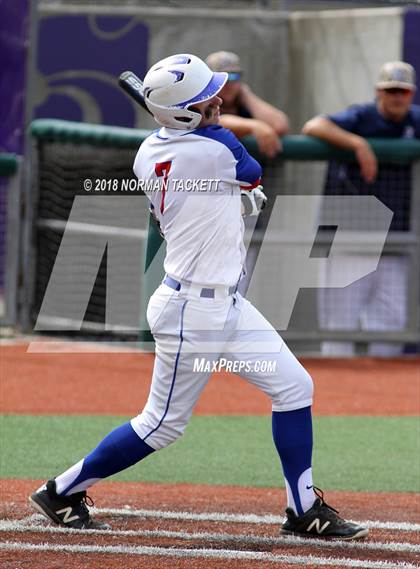 Thumbnail 2 in Thomas More Prep-Marian vs. Wellsville (KSHSAA 3A Quarterfinal) photogallery.