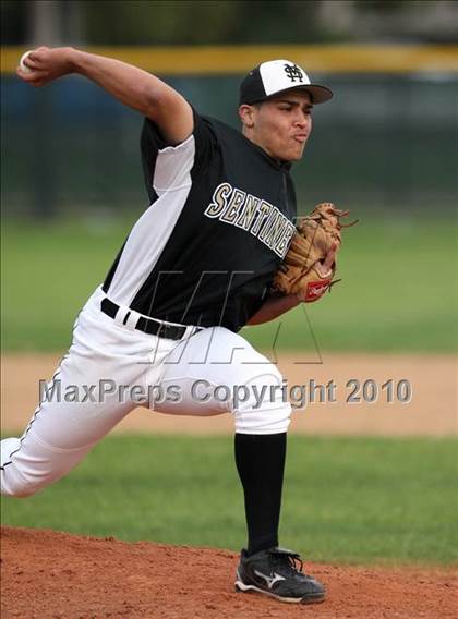 Thumbnail 3 in Magnolia vs. Capistrano Valley Christian photogallery.