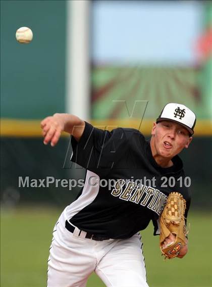 Thumbnail 3 in Magnolia vs. Capistrano Valley Christian photogallery.