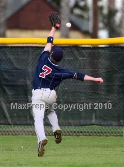 Thumbnail 3 in Magnolia vs. Capistrano Valley Christian photogallery.