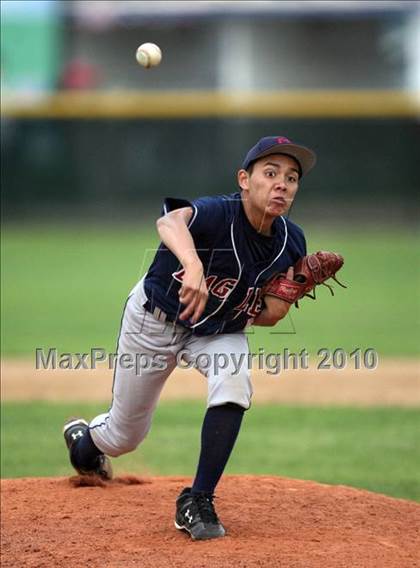 Thumbnail 2 in Magnolia vs. Capistrano Valley Christian photogallery.